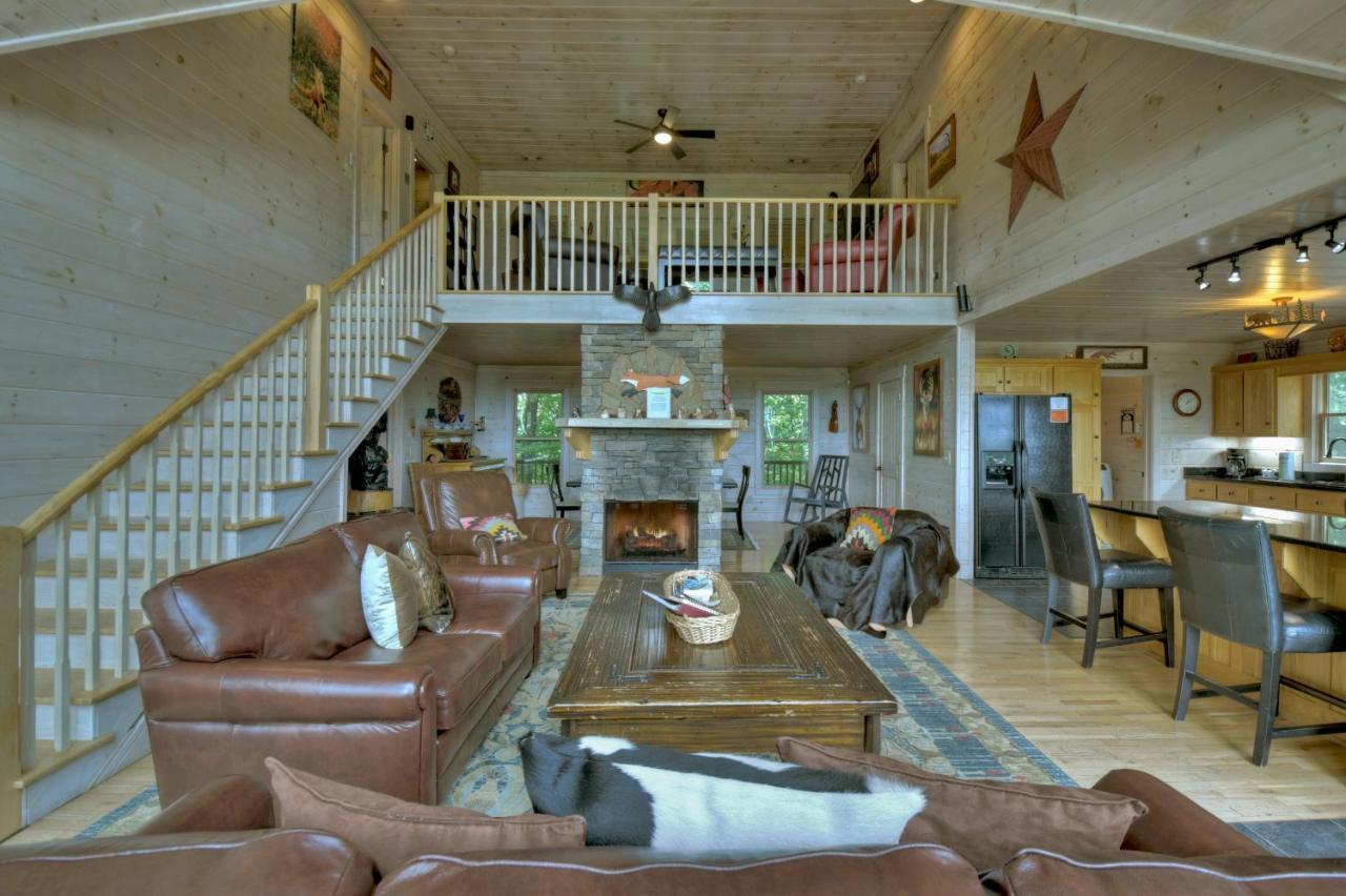 Villa Champagne Chalet - Cuddleup à Morganton Extérieur photo