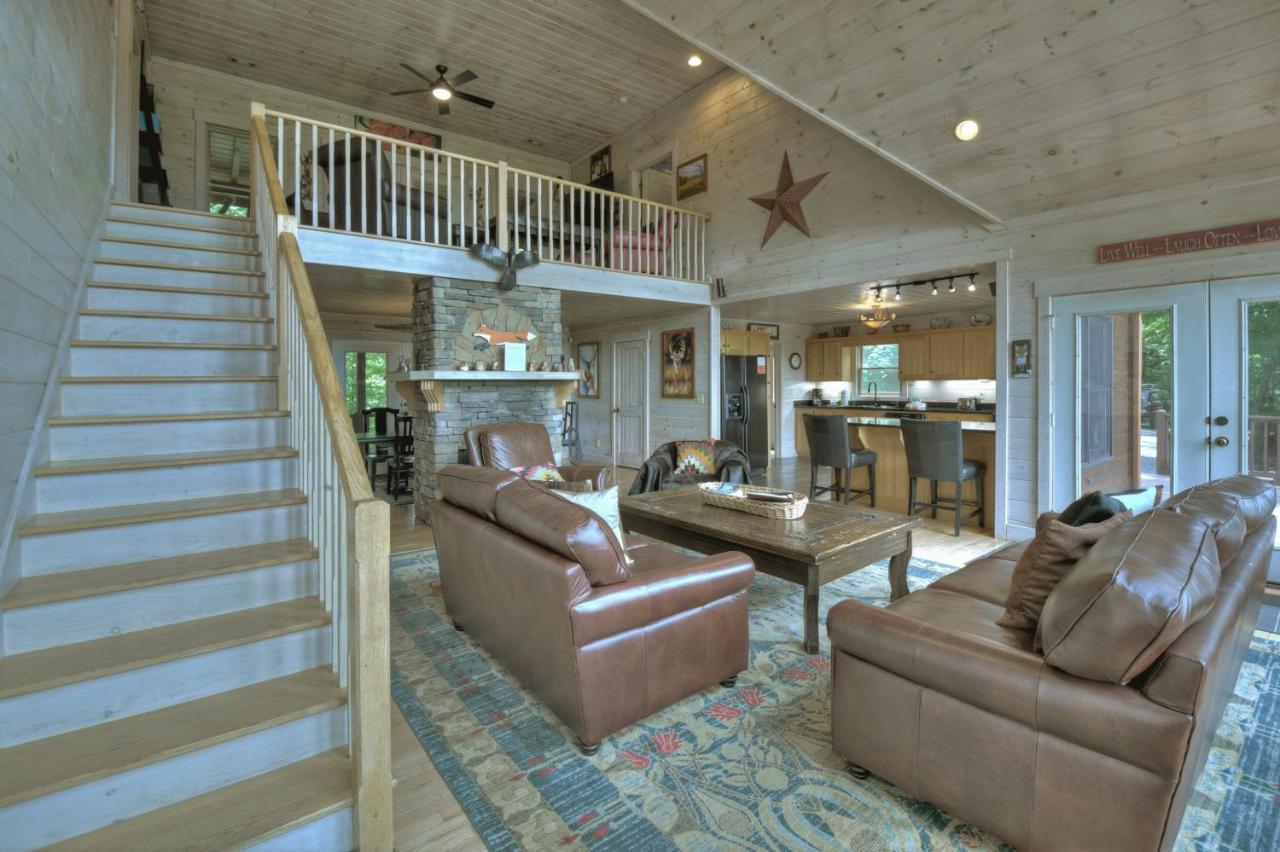 Villa Champagne Chalet - Cuddleup à Morganton Extérieur photo