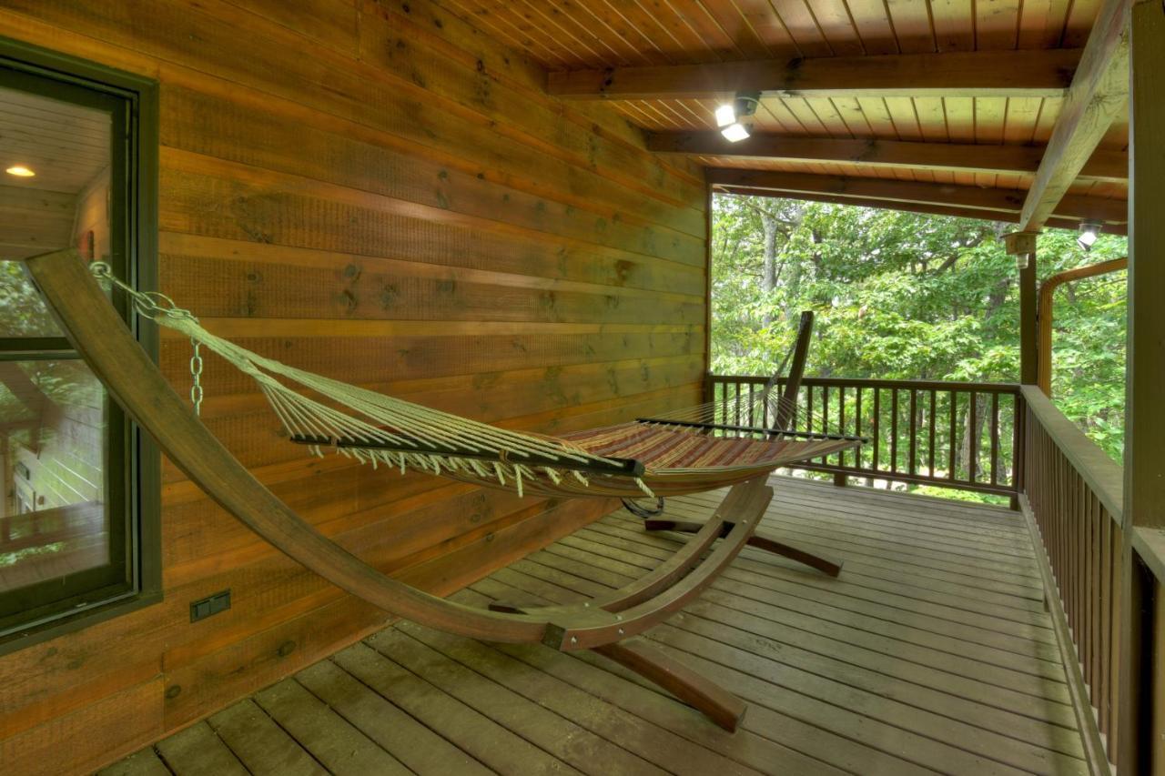Villa Champagne Chalet - Cuddleup à Morganton Extérieur photo
